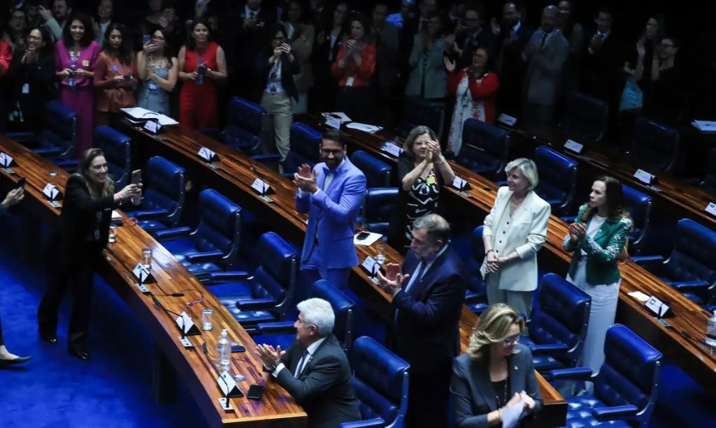 senado-aprova-projeto-contra-adultizacao-de-criancas-na-internet