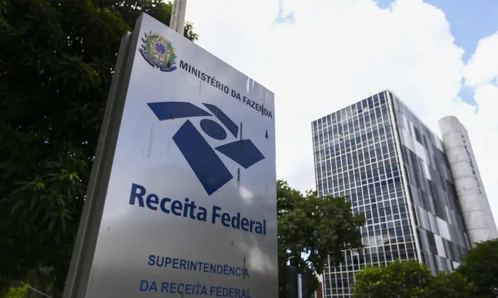 receita-voltara-a-exigir-declaracao-de-fintechs-apos-operacoes-da-pf