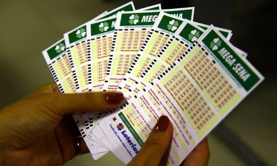 mega-sena-acumula-novamente-e-premio-principal-vai-para-r$-63-milhoes