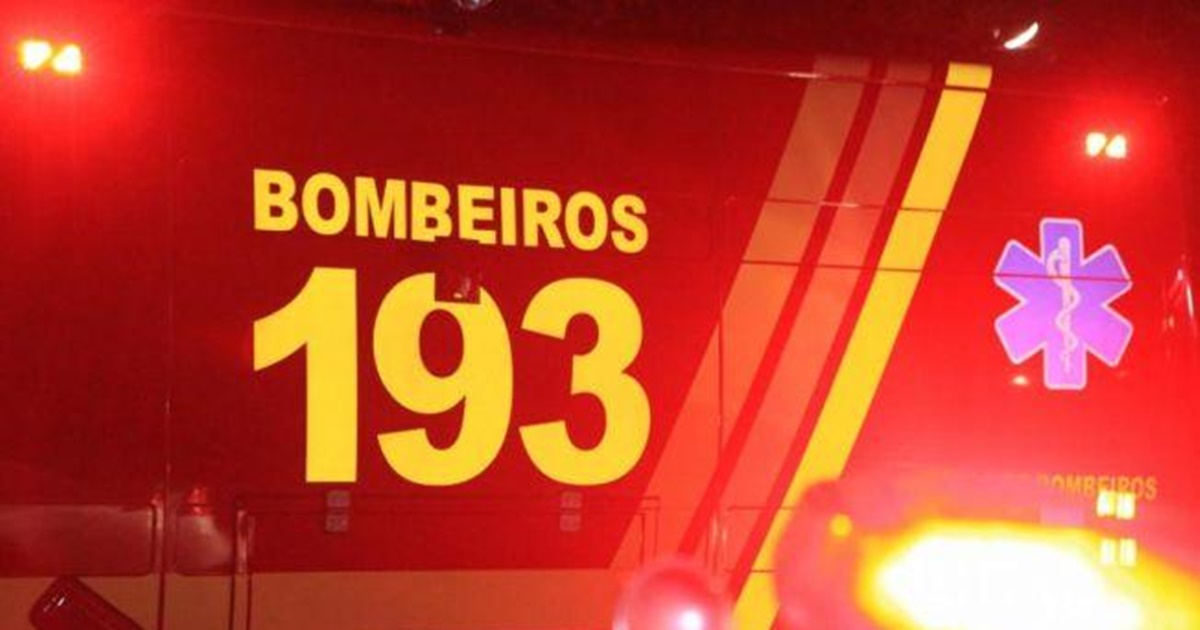 bombeiros-combate-incendio-em-barracas-de-camelo-no-centro-de-conselheiro-lafaiete