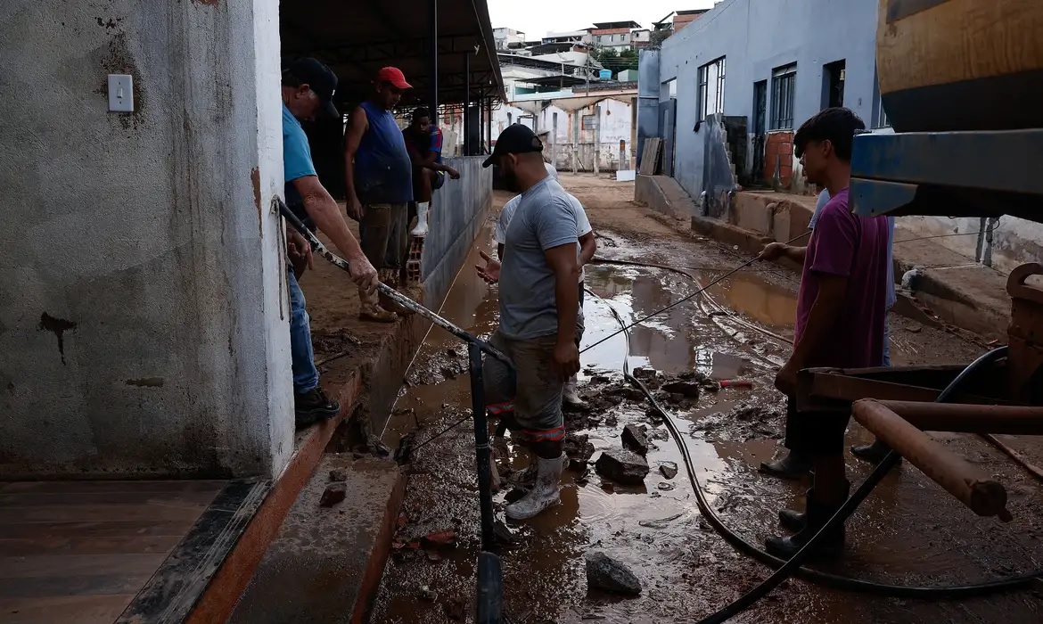 governo-reconhece-situacao-de-emergencia-em-cidades-de-mg,-rj-e-sp