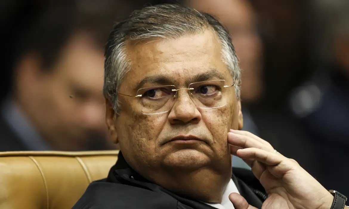 dino-acaba-com-a-aposentadoria-compulsoria-como-punicao-a-juizes