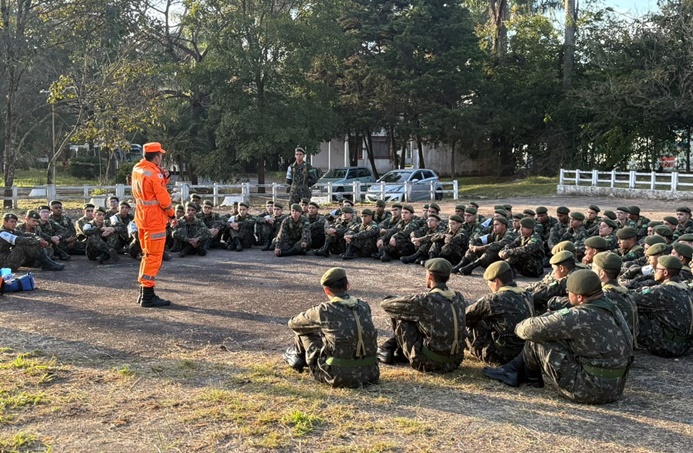 bombeiros-realiza-treinamento-de-primeiros-socorros-para-militares-do-tiro-de-guerra-em-conselheiro-lafaiete
