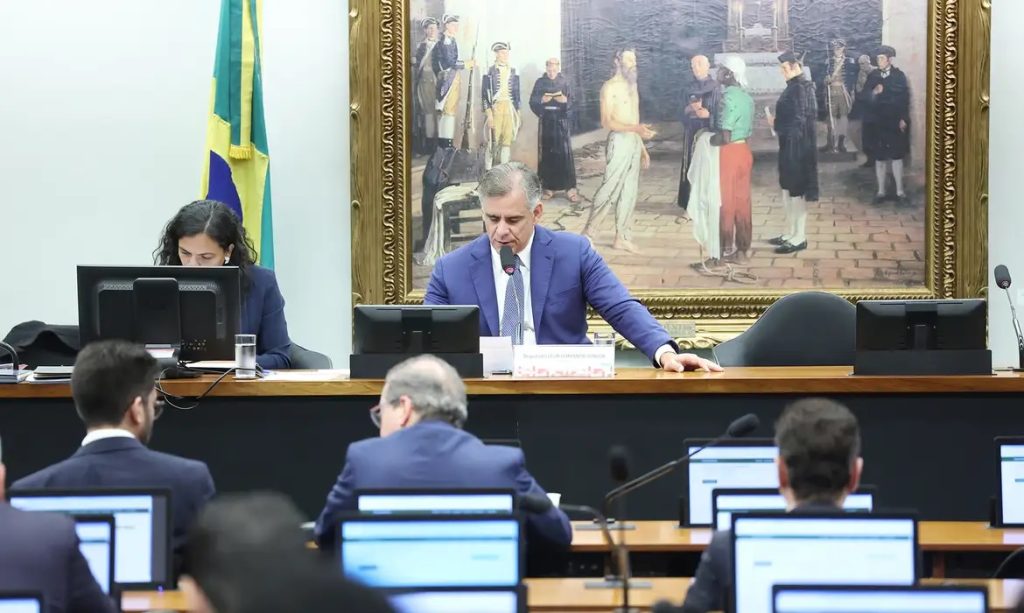 ccj-da-camara-aprova-fim-da-aposentadoria-como-punicao-para-juizes